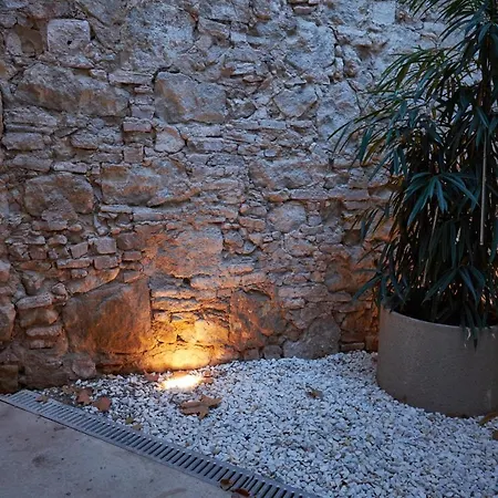 Apartment Luxury 1br With Patio Near The *