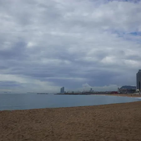 Luxury 1br With Patio Near The Apartment Barcelona