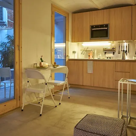 Luxury 1br With Patio Near The * Barcelona
